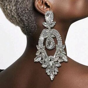Glam Drop Earrings